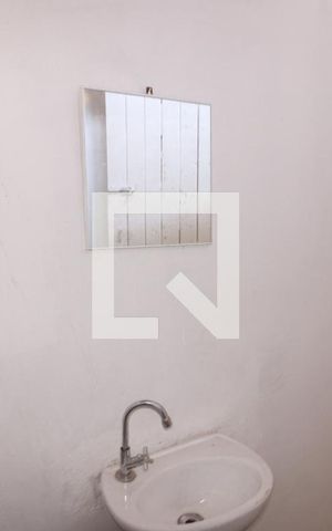 Casa para alugar com 150m², 2 quartos e 3 vagasBanheiro de serviço