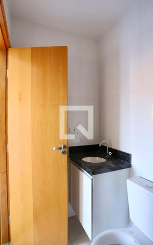 Apartamento para alugar com 46m², 2 quartos e 1 vaga Apartamento para alugar com 46m², 2 quartos e 1 vagaBanheiro