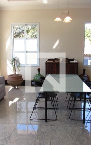 Casa à venda com 700m², 4 quartos e 6 vagasSala