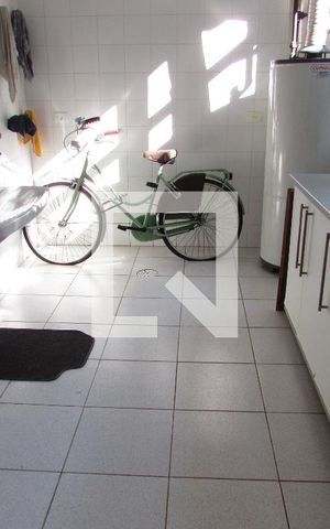 Casa à venda com 700m², 4 quartos e 6 vagasÁrea de Serviço