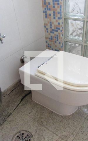 Casa à venda com 700m², 4 quartos e 6 vagasBanheiro da Suíte 3