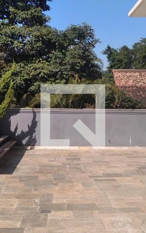 Casa à venda com 700m², 4 quartos e 6 vagas Casa à venda com 700m², 4 quartos e 6 vagasVaranda da Sala