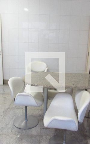 Casa à venda com 700m², 4 quartos e 6 vagasCozinha