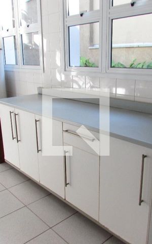 Casa à venda com 700m², 4 quartos e 6 vagasÁrea de Serviço
