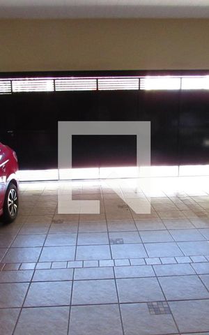 Casa à venda com 700m², 4 quartos e 6 vagasGaragem