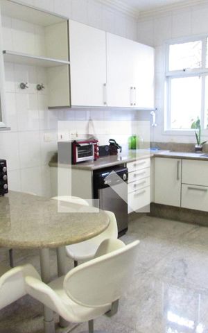 Casa à venda com 700m², 4 quartos e 6 vagasCozinha