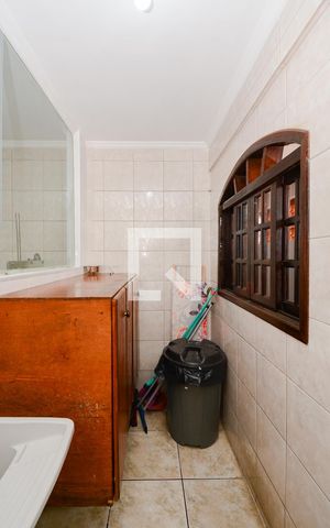Casa à venda com 195m², 3 quartos e 2 vagas Casa à venda com 195m², 3 quartos e 2 vagasLavanderia