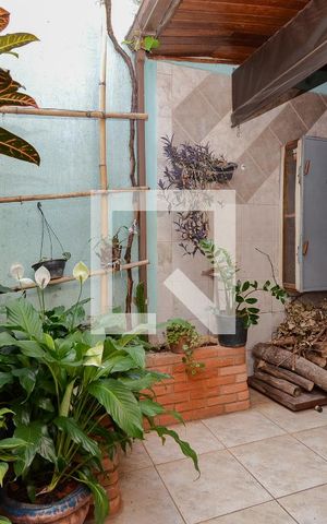Casa à venda com 195m², 3 quartos e 2 vagas Casa à venda com 195m², 3 quartos e 2 vagasquintal - jardim