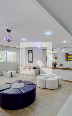 Apartamento à venda com 31m², 1 quarto e sem vagaÁrea comum - Salão de festas