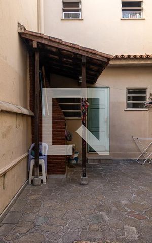 Casa à venda com 240m², 4 quartos e 4 vagas Casa à venda com 240m², 4 quartos e 4 vagasÁrea de Serviço