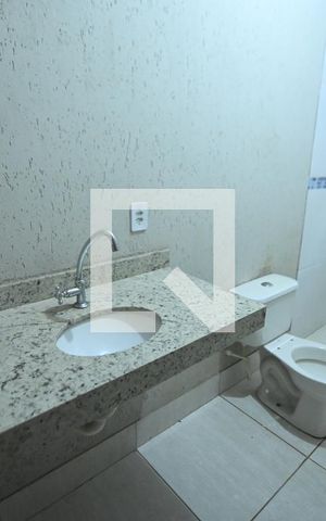 Casa à venda com 140m², 3 quartos e 2 vagas Casa à venda com 140m², 3 quartos e 2 vagasBanheiro