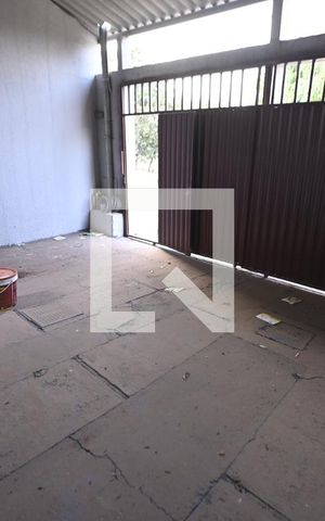 Casa à venda com 140m², 3 quartos e 2 vagas Casa à venda com 140m², 3 quartos e 2 vagasÁrea comum