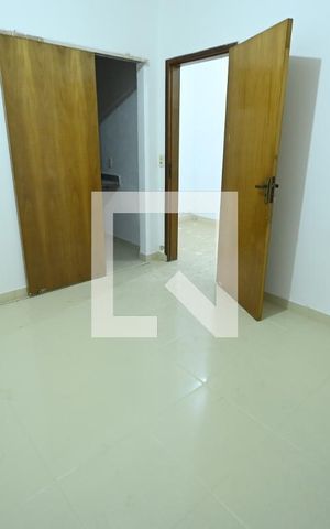 Casa à venda com 140m², 3 quartos e 2 vagas Casa à venda com 140m², 3 quartos e 2 vagasSala