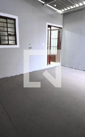 Casa à venda com 140m², 3 quartos e 2 vagas Casa à venda com 140m², 3 quartos e 2 vagasLavanderia