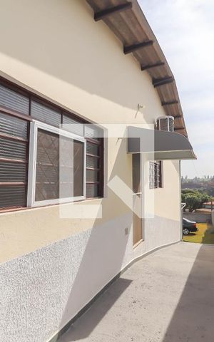 Casa à venda com 500m², 3 quartos e 4 vagas Casa à venda com 500m², 3 quartos e 4 vagasQuintal