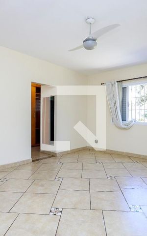 Casa para alugar com 465m², 4 quartos e 3 vagas Casa para alugar com 465m², 4 quartos e 3 vagasSuíte 4