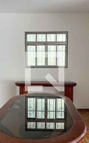 Casa à venda com 200m², 2 quartos e 2 vagas Casa à venda com 200m², 2 quartos e 2 vagasSala