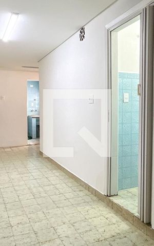 Casa à venda com 200m², 2 quartos e 2 vagas Casa à venda com 200m², 2 quartos e 2 vagasCorredor