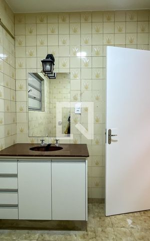Casa à venda com 200m², 2 quartos e 2 vagas Casa à venda com 200m², 2 quartos e 2 vagasBanheiro 2