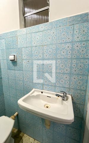 Casa à venda com 200m², 2 quartos e 2 vagas Casa à venda com 200m², 2 quartos e 2 vagasBanheiro 1
