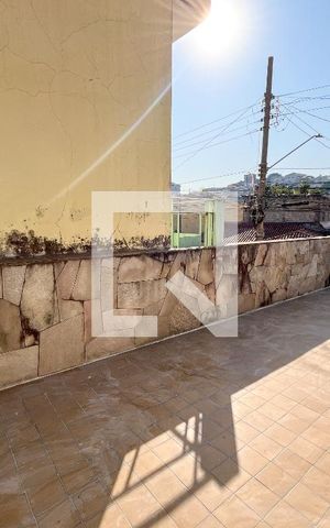 Casa à venda com 200m², 2 quartos e 2 vagas Casa à venda com 200m², 2 quartos e 2 vagasQuintal