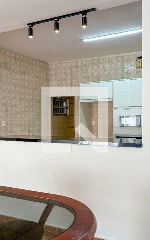 Casa à venda com 200m², 2 quartos e 2 vagas Casa à venda com 200m², 2 quartos e 2 vagasSala