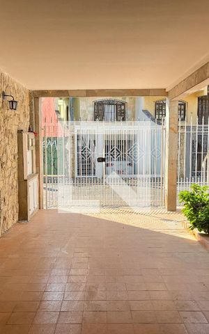 Casa à venda com 200m², 2 quartos e 2 vagas Casa à venda com 200m², 2 quartos e 2 vagasGaragem