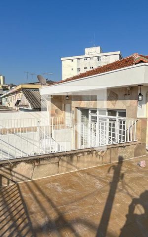 Casa à venda com 200m², 2 quartos e 2 vagas Casa à venda com 200m², 2 quartos e 2 vagasQuintal