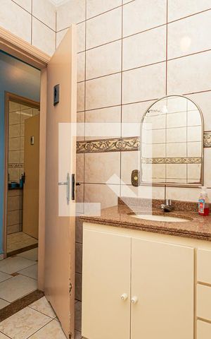 Apartamento à venda com 110m², 2 quartos e sem vaga Apartamento à venda com 110m², 2 quartos e sem vagaBanheiro
