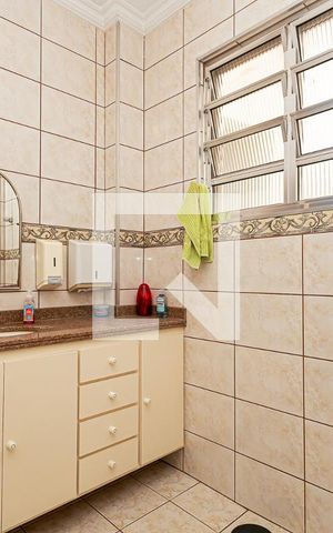 Apartamento à venda com 110m², 2 quartos e sem vaga Apartamento à venda com 110m², 2 quartos e sem vagaBanheiro