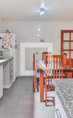 Casa à venda com 650m², 3 quartos e 4 vagas Casa à venda com 650m², 3 quartos e 4 vagasCozinha