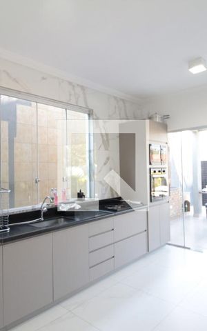 Casa à venda com 800m², 5 quartos e 10 vagasCozinha