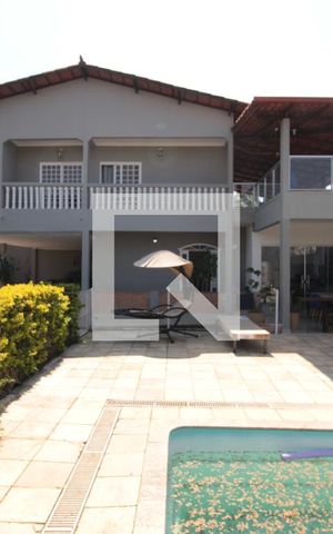 Casa à venda com 800m², 5 quartos e 10 vagasPiscina