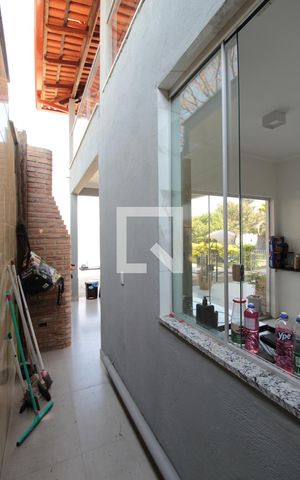Casa à venda com 800m², 5 quartos e 10 vagasÁrea de Serviço