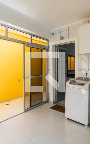 Casa à venda com 157m², 3 quartos e 5 vagas Casa à venda com 157m², 3 quartos e 5 vagasÁrea de Serviço
