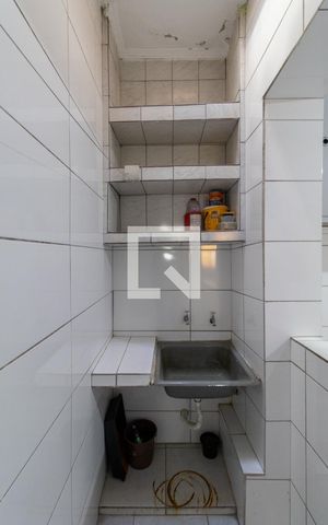 Casa à venda com 200m², 3 quartos e 4 vagasCasa 1 - Área de Serviço