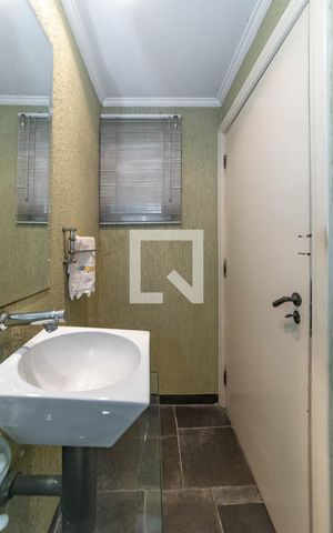 Casa à venda com 200m², 3 quartos e 3 vagasLavabo