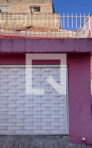 Casa para alugar com 150m², 2 quartos e 1 vaga Casa para alugar com 150m², 2 quartos e 1 vagaFachada