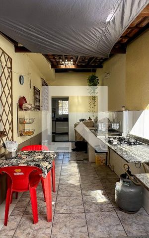 Casa à venda com 240m², 3 quartos e 4 vagas Casa à venda com 240m², 3 quartos e 4 vagasÁrea de Serviço