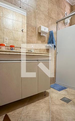 Casa à venda com 240m², 3 quartos e 4 vagas Casa à venda com 240m², 3 quartos e 4 vagasBanheiro