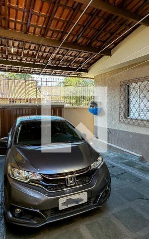 Casa à venda com 240m², 3 quartos e 4 vagas Casa à venda com 240m², 3 quartos e 4 vagasGaragem 1