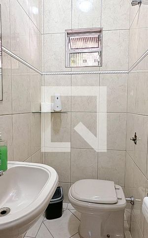 Casa à venda com 240m², 3 quartos e 4 vagas Casa à venda com 240m², 3 quartos e 4 vagasLavabo