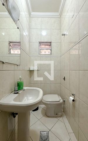Casa à venda com 240m², 3 quartos e 4 vagas Casa à venda com 240m², 3 quartos e 4 vagasLavabo