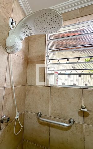 Casa à venda com 240m², 3 quartos e 4 vagas Casa à venda com 240m², 3 quartos e 4 vagasBanheiro