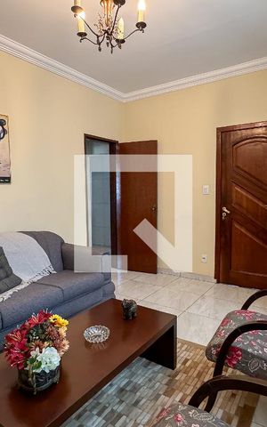 Casa à venda com 240m², 3 quartos e 4 vagas Casa à venda com 240m², 3 quartos e 4 vagasSala