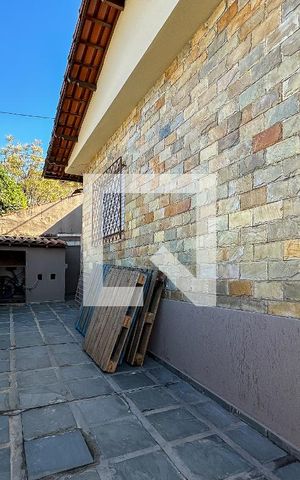 Casa à venda com 240m², 3 quartos e 4 vagas Casa à venda com 240m², 3 quartos e 4 vagasGaragem 2