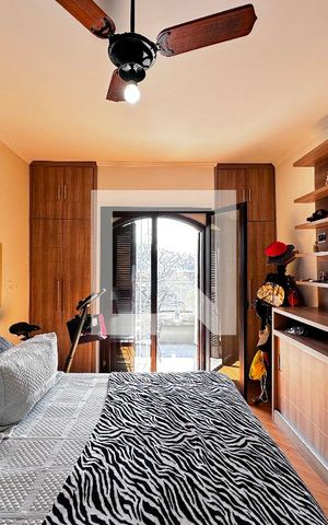 Casa à venda com 155m², 3 quartos e 2 vagasSuíte