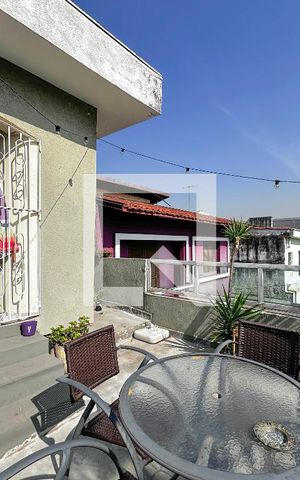 Casa à venda com 155m², 3 quartos e 2 vagasSacada Suíte