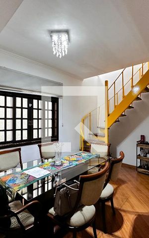 Casa à venda com 155m², 3 quartos e 2 vagasSala