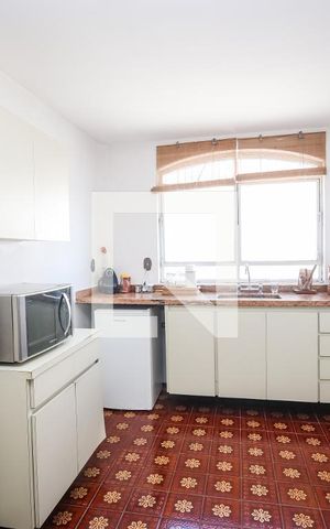 Apartamento à venda com 355m², 4 quartos e 3 vagas Apartamento à venda com 355m², 4 quartos e 3 vagasCozinha